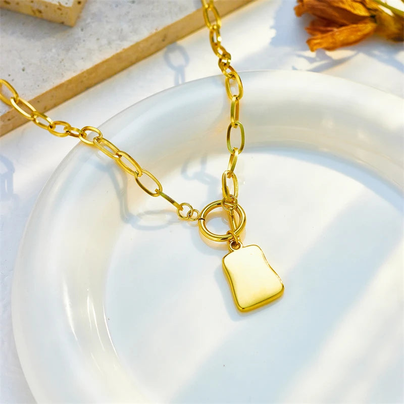 Aura Pearl Necklace