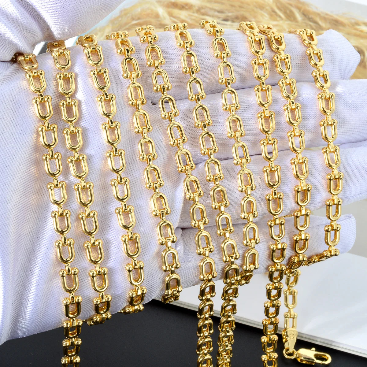 Urban Luxe U-Link Chain Necklace