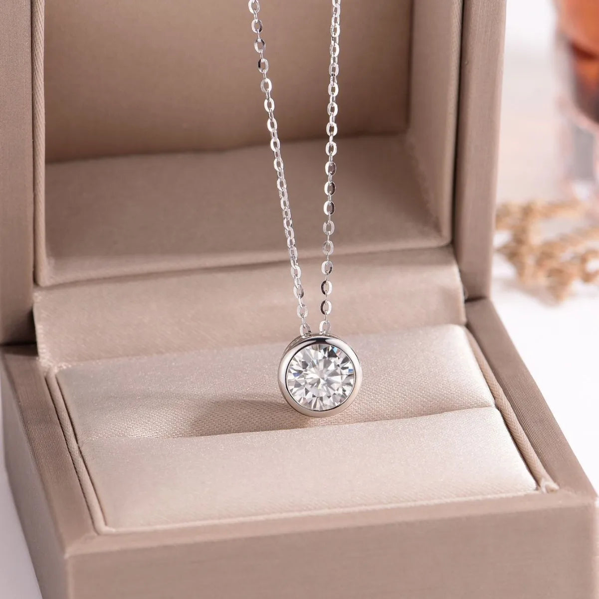 Velmora Elegance Necklace