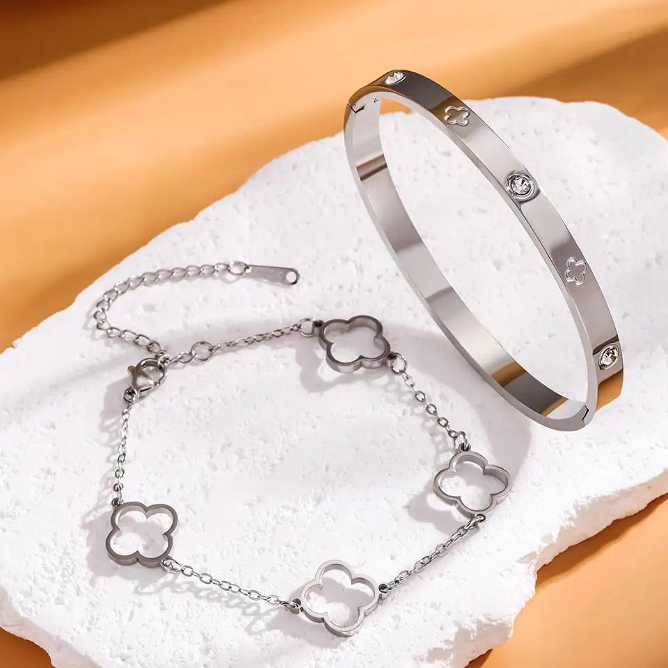 Lucky Clover & Heart Duo Bracelet Set