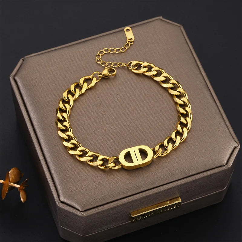 Charmé Gold Bracelet