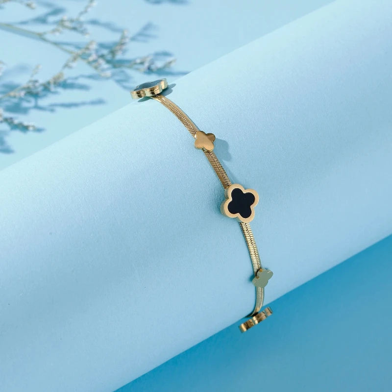 Élan Leaf Bracelet