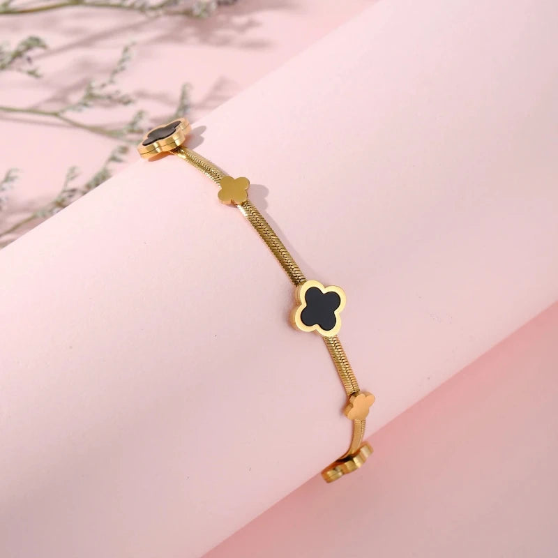 Élan Leaf Bracelet