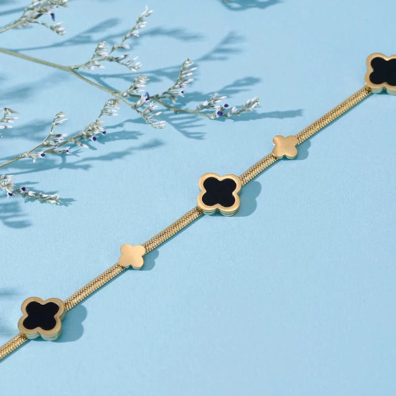 Élan Leaf Bracelet