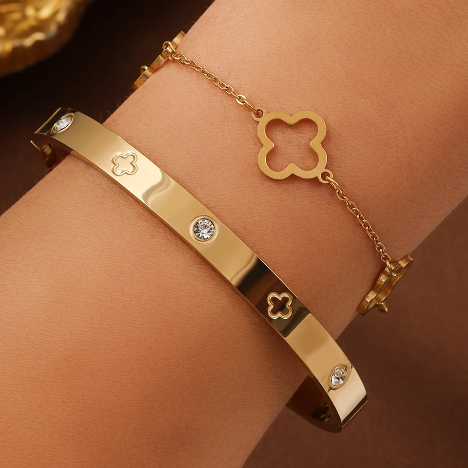 Lucky Clover & Heart Duo Bracelet Set