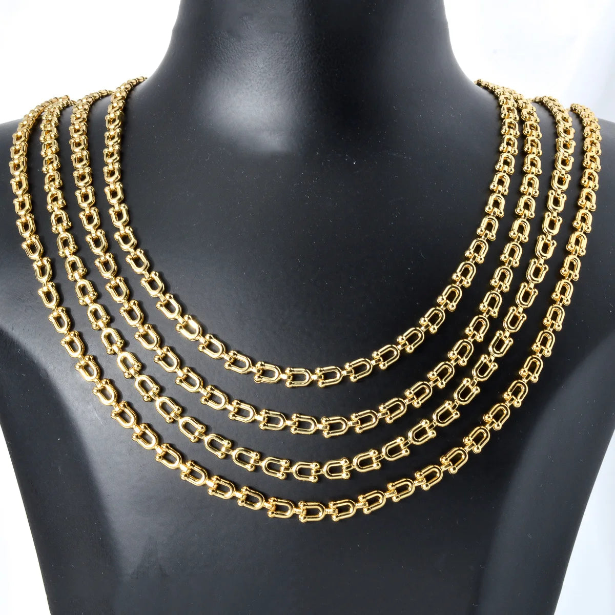 Urban Luxe U-Link Chain Necklace