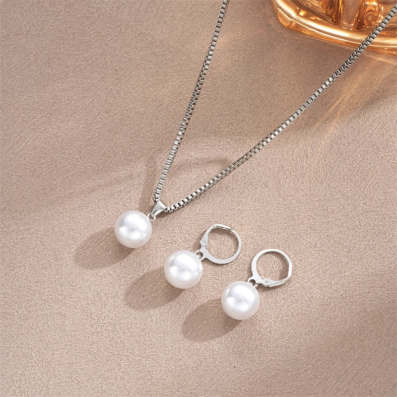 PearlGlow Vintage Necklace Set