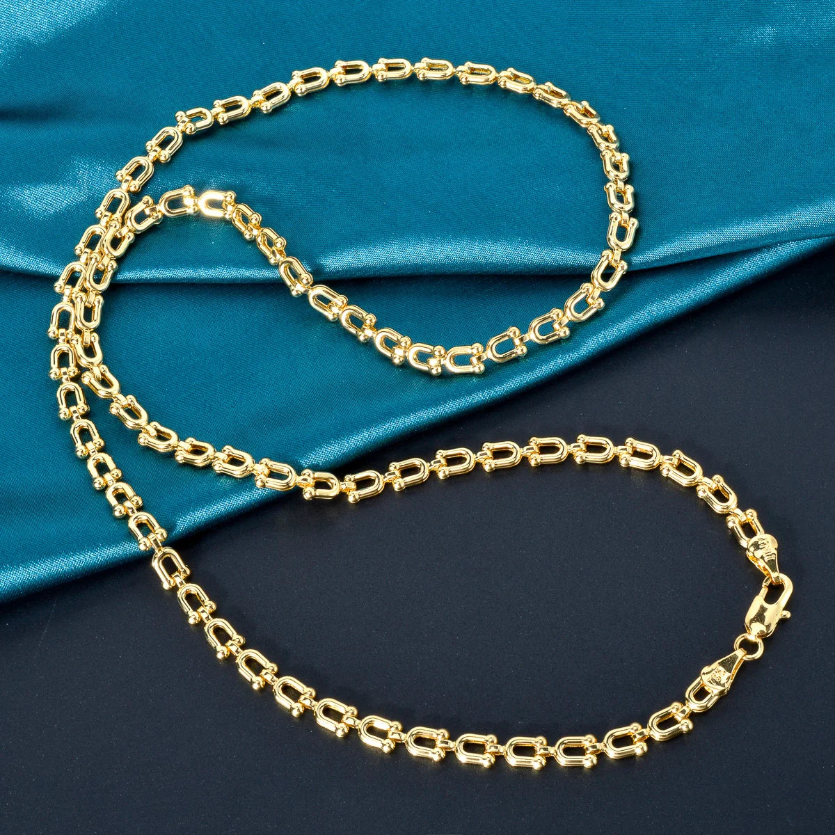 Urban Luxe U-Link Chain Necklace